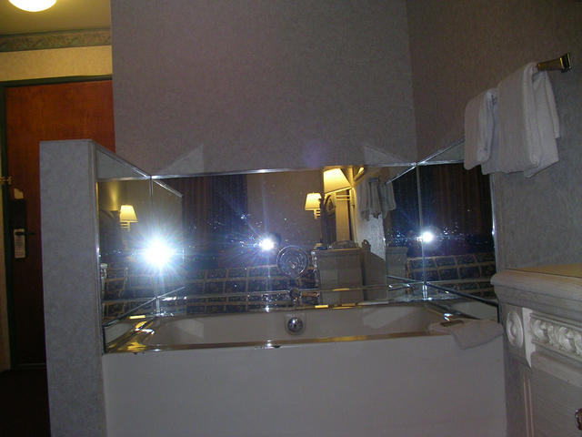 20040811_221910-00-j2